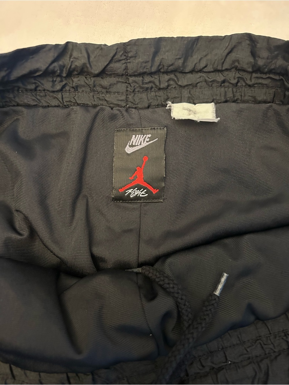 Nike Jordan Flight Men’s Black lined windbreakers with Red Logo - Picture 2 of 7